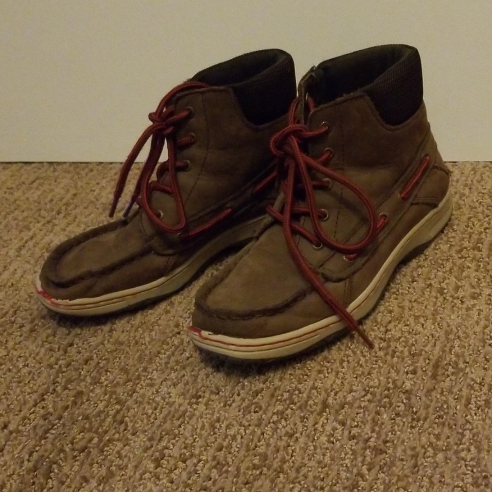 boys sperry boots size 2